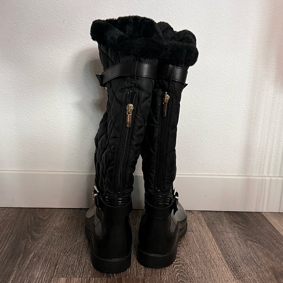 GUESS Women's Quilted Nylon Rainboots - Picture 7 of 8